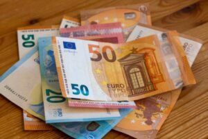 سعر اليورو اليوم 