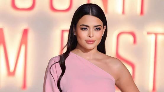 أسماء جلال في فيلم السلم والثعبان