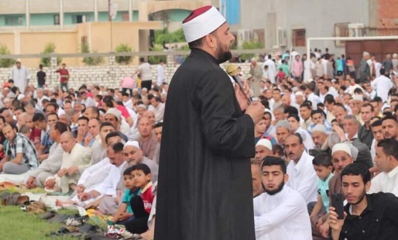 هل يجوز الانصراف قبل خطبة العيد ؟