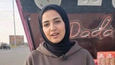 بائعة الشاي