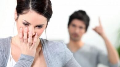 لماذا يراقب الرجل المرأة بعد الانفصال؟