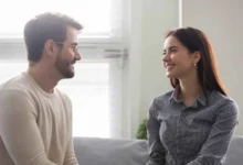 علامات تدل أن الرجل يحبك