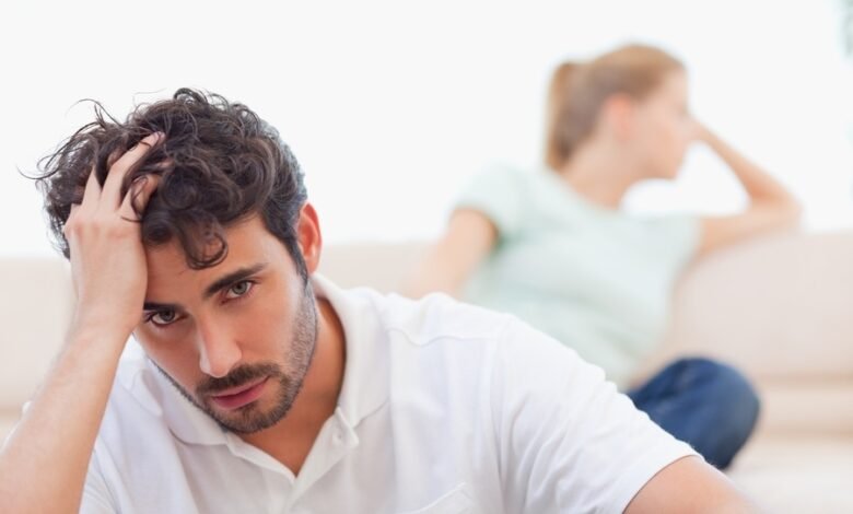كيف تعرفين أن الرجل نادم بعد الانفصال؟