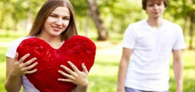 متى يكون اهتمام الرجل حبًا حقيقيًا؟
