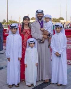 مراهقو البحرين أمام الشاشات