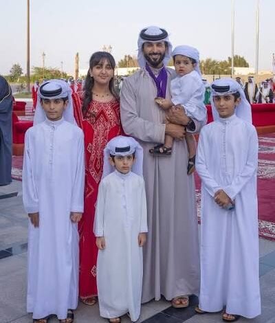 مراهقو البحرين أمام الشاشات