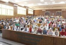 الجامعة الأهلية من الداخل