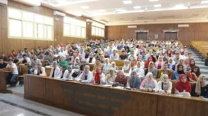 الجامعة الأهلية من الداخل