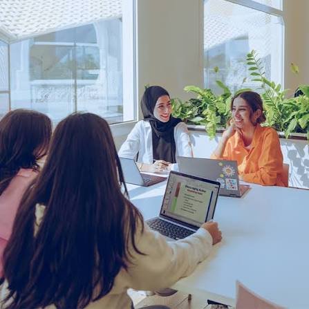 الحياة الطلابية في الجامعة الأهلية