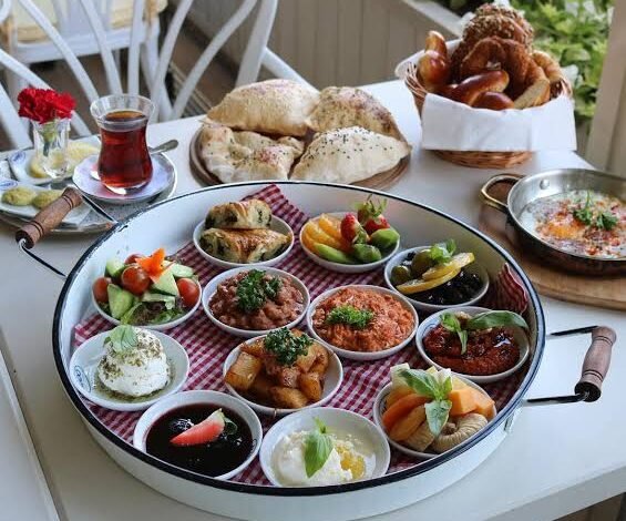 فطور البحرين من المطاعم الشعبية إلى المقاهي الحديثة
