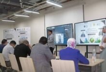 أساتذة الجامعة الأهلية خارج المحاضرة